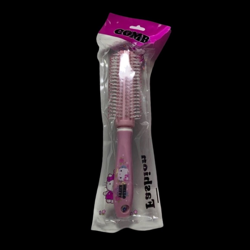 Adorable Hello kitty hair brush. NWT